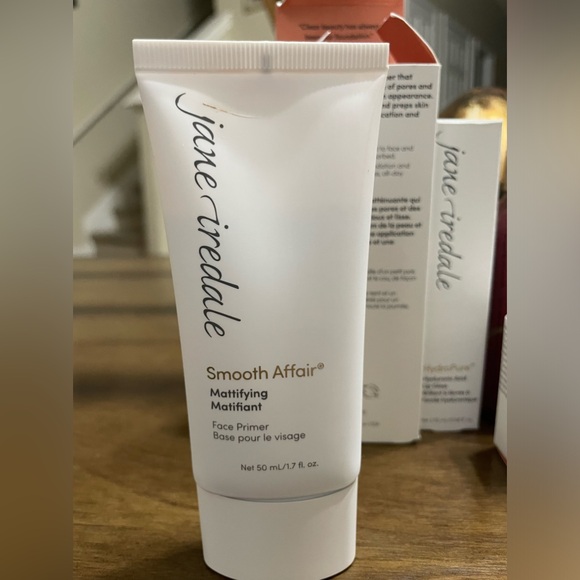 ***SOLD***Jane Iredale Makeup - Picture 4 of 7